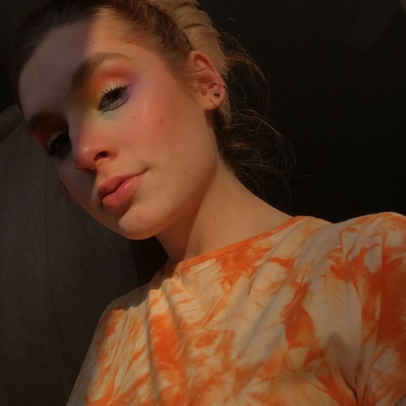 Tie-Dye T-Shirt 💥Bundle Tie Dye’s to Save✨ - Picture 4 of 4